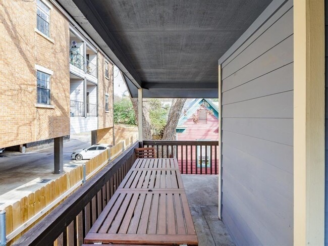 Building Photo - 3004 Speedway