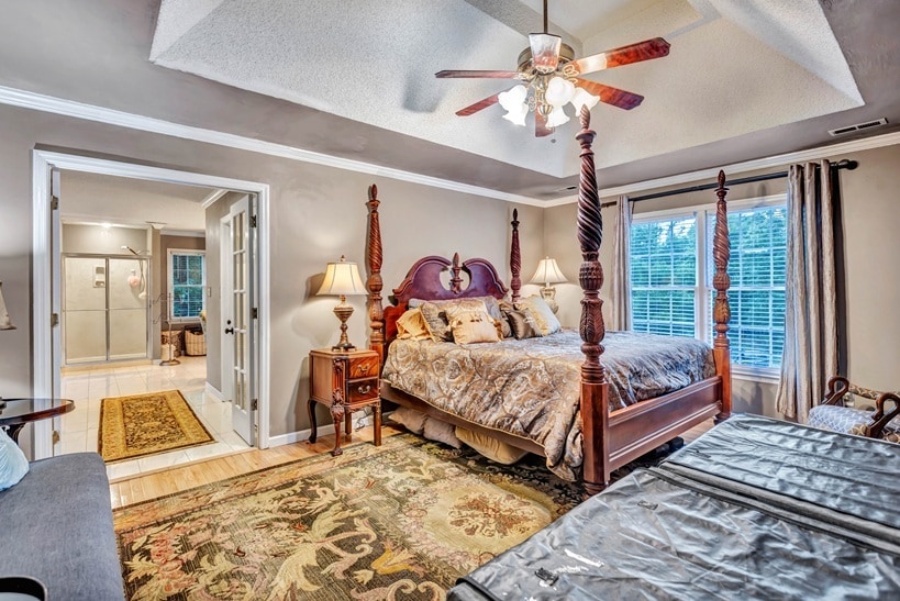 Second floor master bedroom - 4250 Edgewater Ct NW