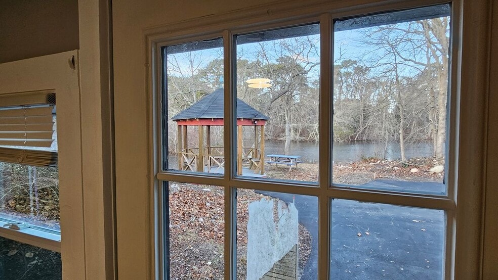 Building Photo - 825 Scenic Hwy