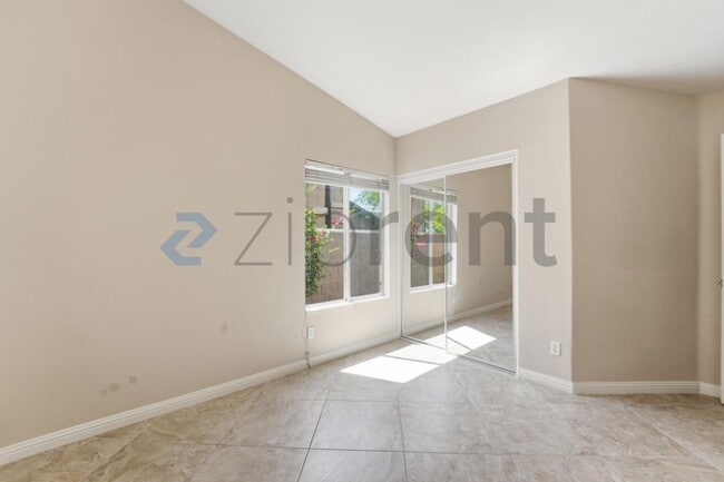 Building Photo - 10457 E Star of the Desert Dr