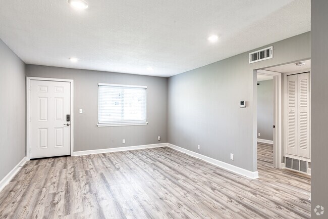 2BR, 1BA - 950SF - The Shawnee