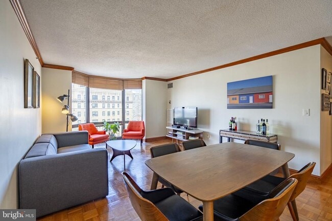 Building Photo - 2018 Walnut St