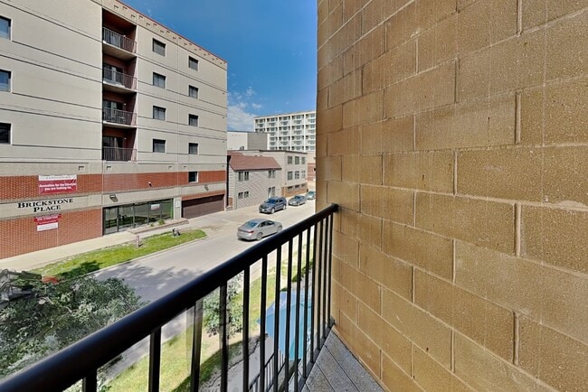 Building Photo - 216 Stanton Ave