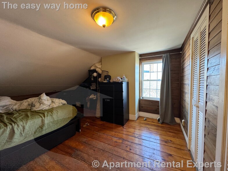 Building Photo - 58 Atherton St