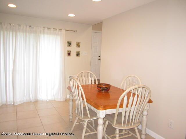 Building Photo - 101 Cotswold Cir