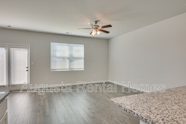 Building Photo - 5419 Thrasher Ln