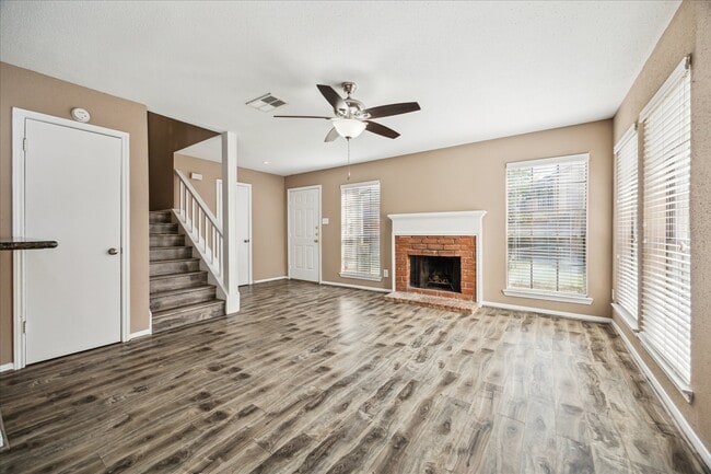 Building Photo - 2211 S Kirkwood Rd