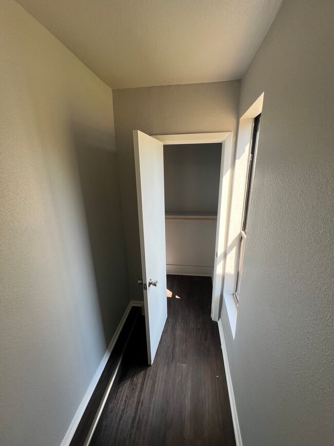 Building Photo - Very Nice! Complete Remodel!