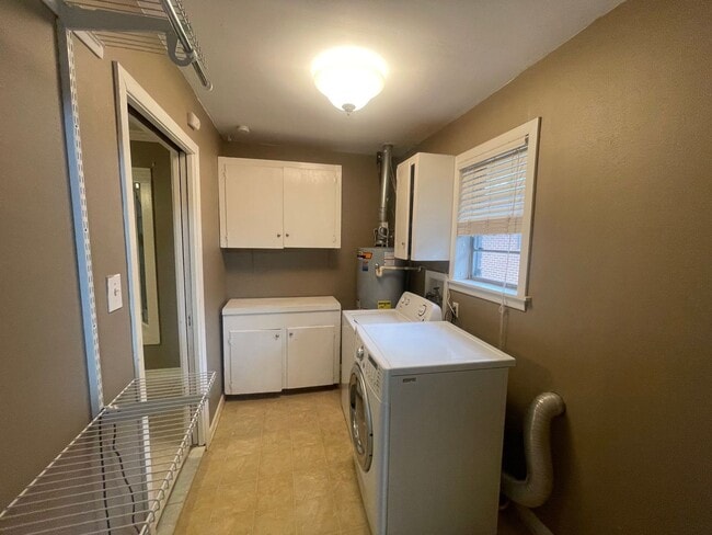 Building Photo - Lovely home in Broadmoor Terrace Subdivisi...