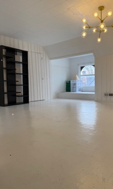 Building Photo - 1105 N Clinton Blvd