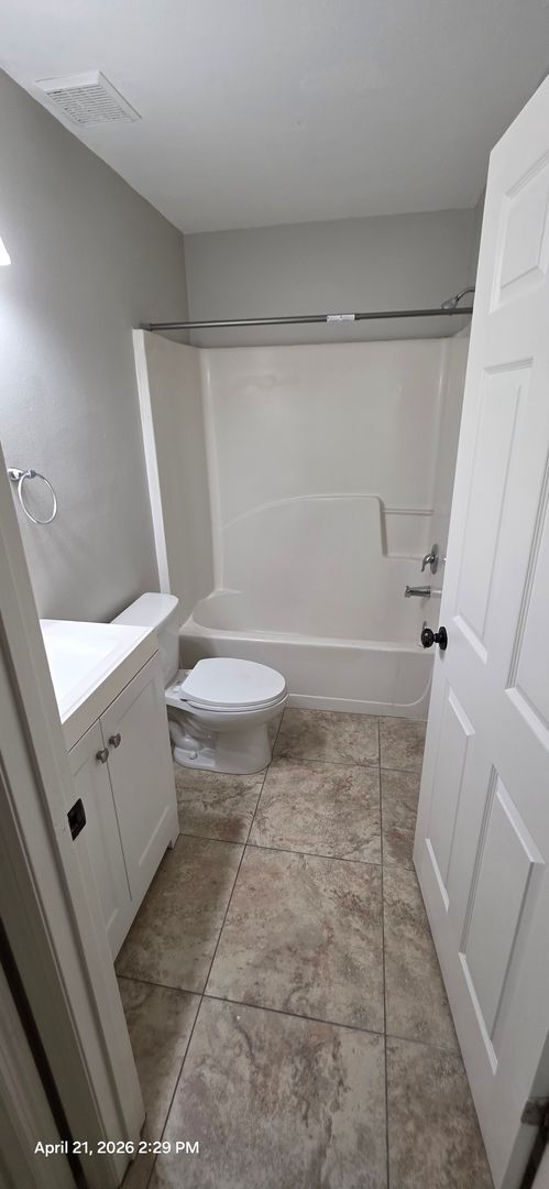 Building Photo - Charming 3BR/2BA Bradenton Home with Extra Storage & Parking