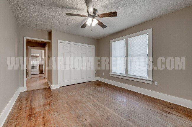 Building Photo - 611 Faulkner St