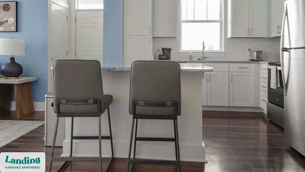 Building Photo - 901 Kelly Green Ln