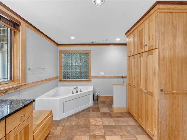 Building Photo - 239 Bulgarmarsh Rd