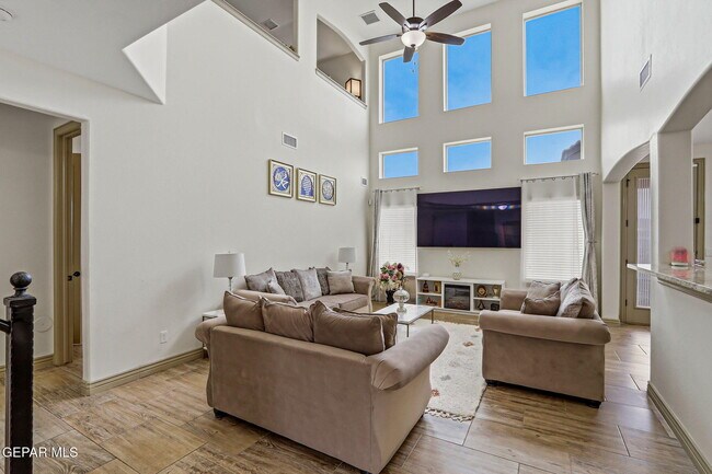 Building Photo - 12081 Silver Crown