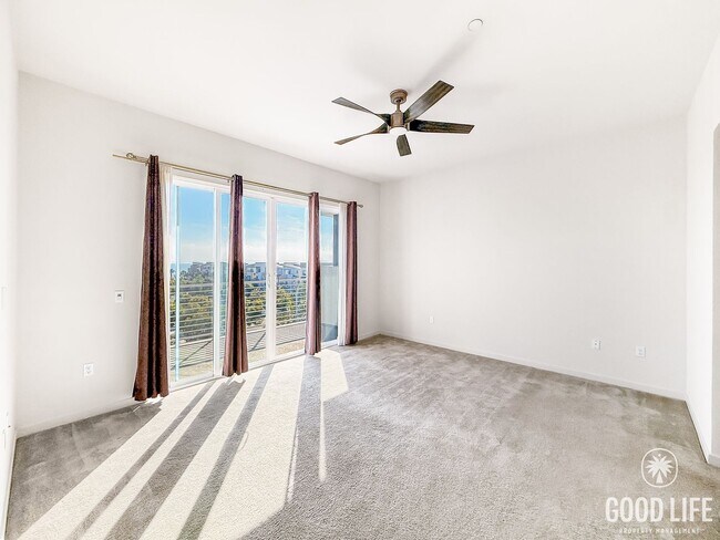 Building Photo - 3B/2BA Home with Private Elevator & Mountain Views!