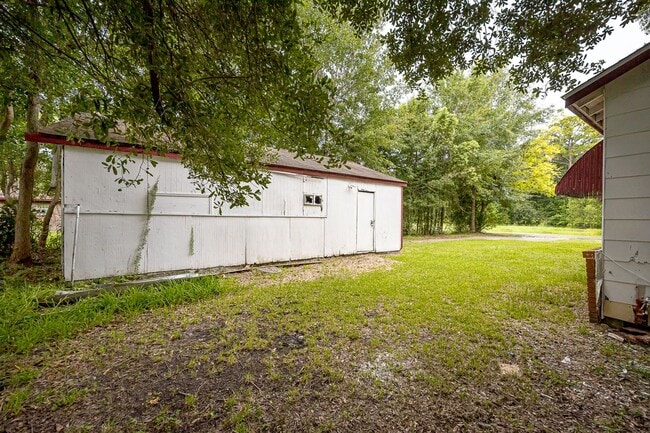 Building Photo - Freshly Renovated Rental Property!