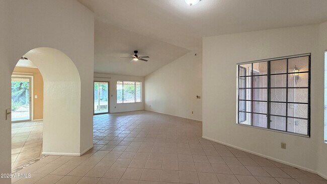 Building Photo - 1559 E Whitten St