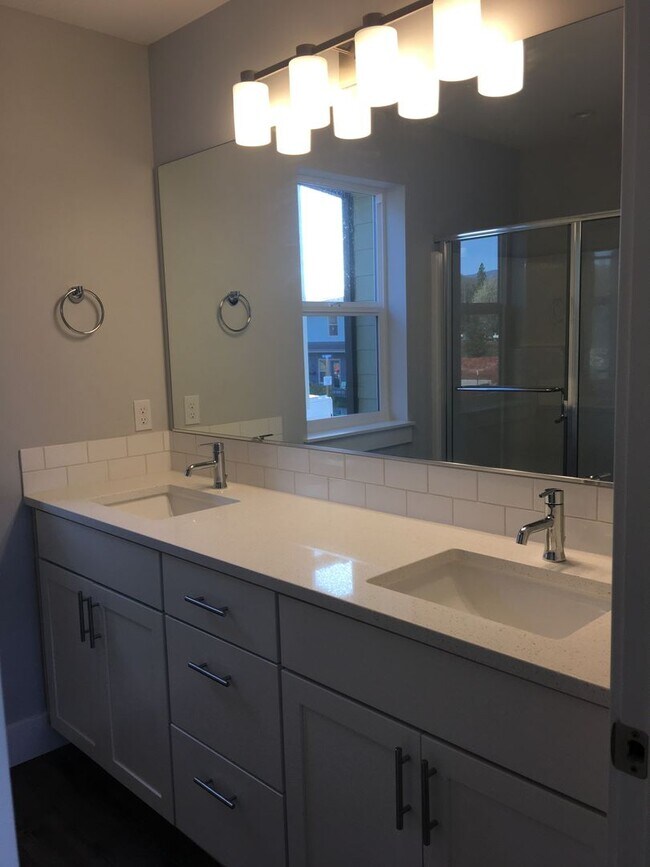 Building Photo - Brand New 3 Bedroom