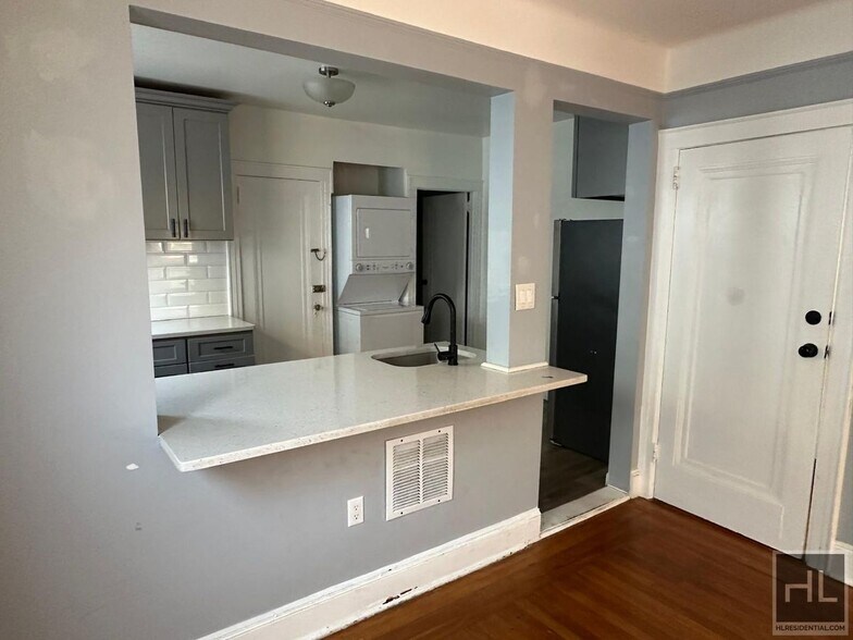 Building Photo - 59 PLACE