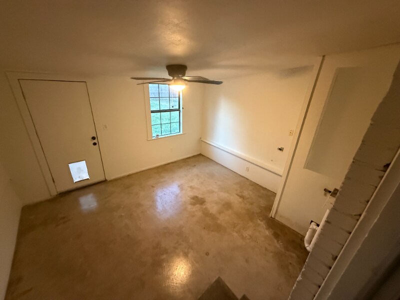 Building Photo - 913 N 5th St