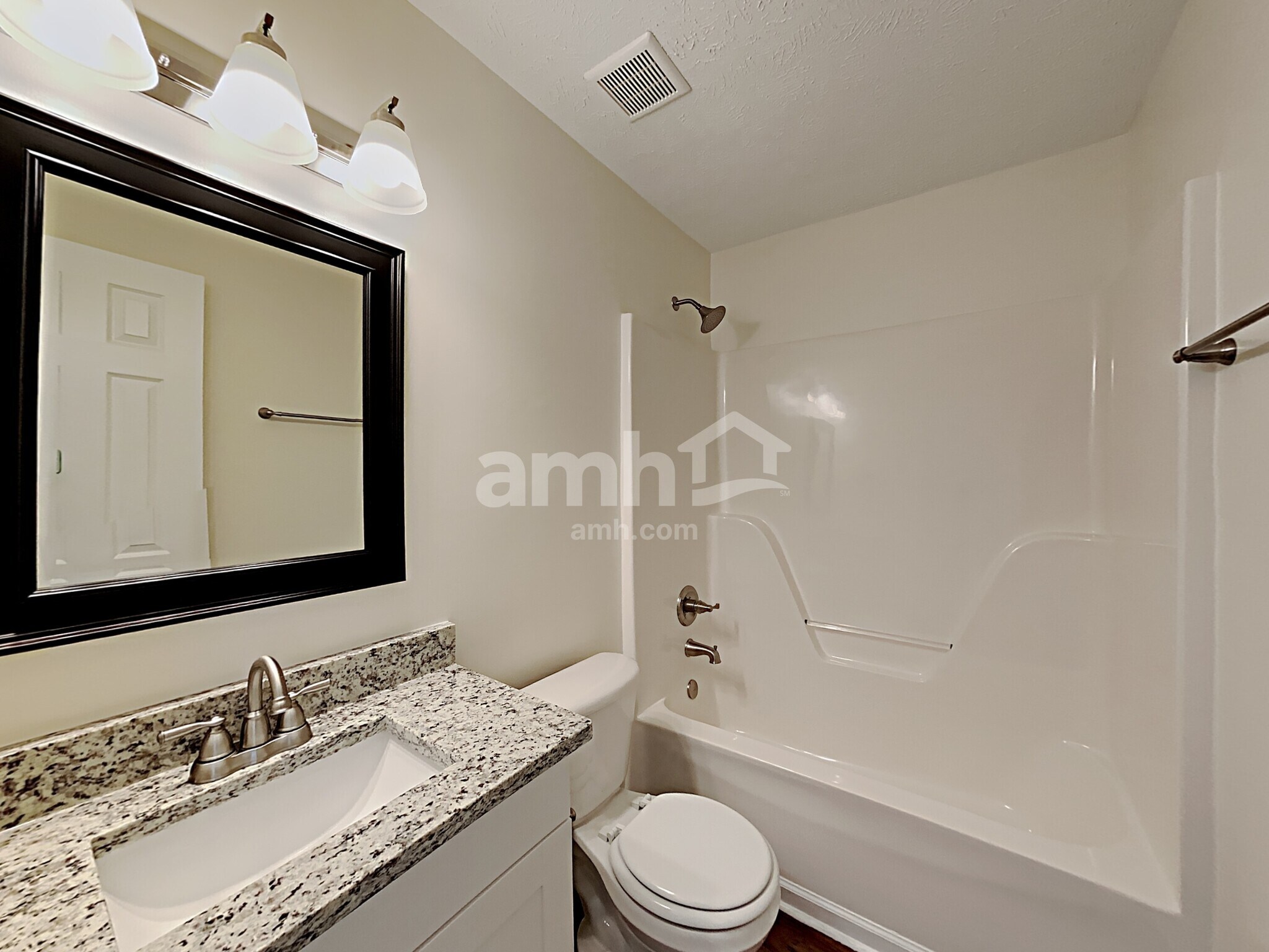 Building Photo - 1543 St Andrews Dr