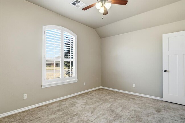 Building Photo - 3613 Regal Dr