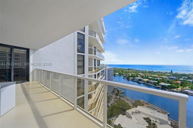 Building Photo - 20281 E Country Club Dr