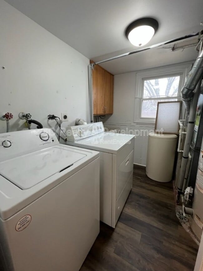 Building Photo - 231 Ridgefield Ln