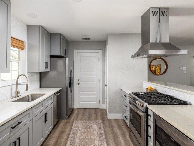 Building Photo - 5507 Porsche Ln