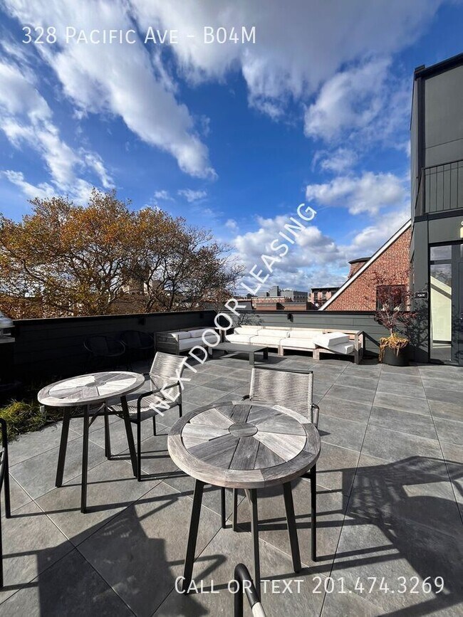 Building Photo - 328 Pacific Ave