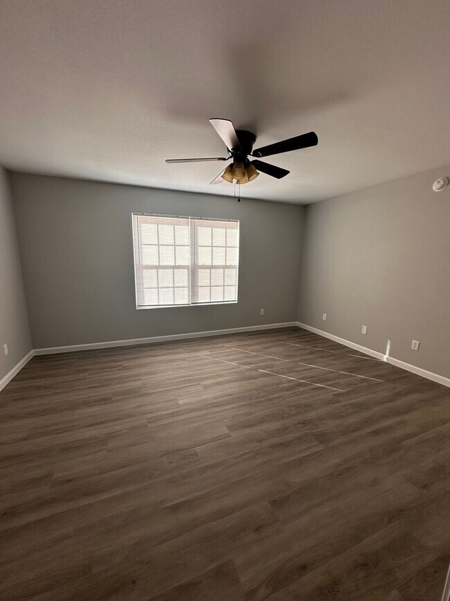 Building Photo - 3 Bed 2 Bath New Construction Home