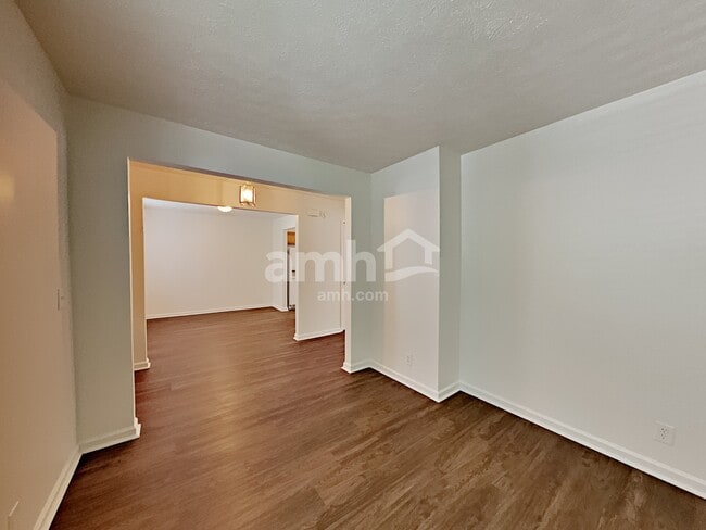 Building Photo - 800 Cainbrook Ct