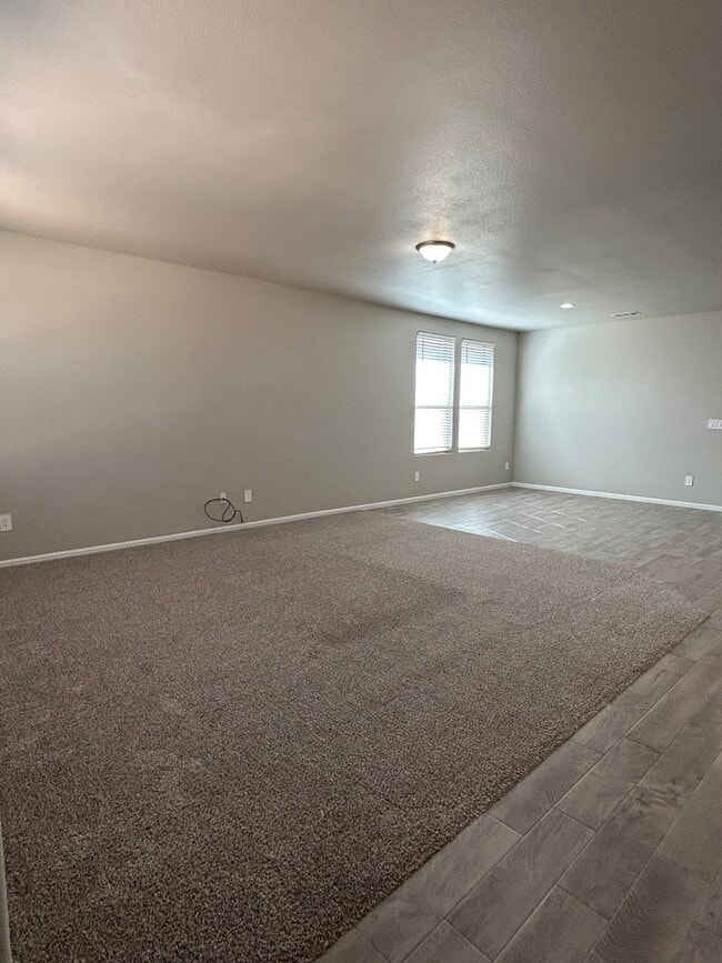 Building Photo - Back on the Market!!  Beautiful 5 Bedroom Home in Desert Ridge