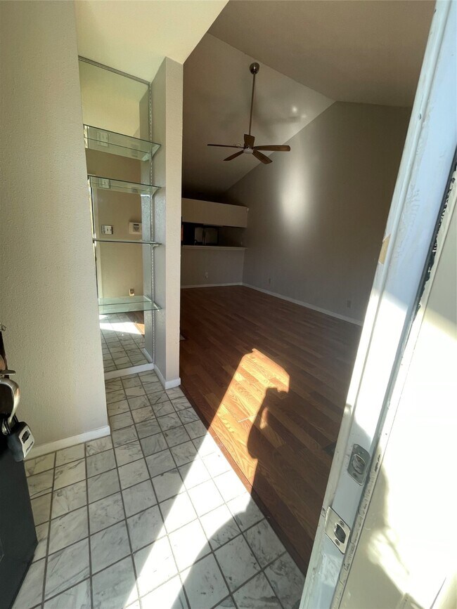 Building Photo - 2121 El Paseo St