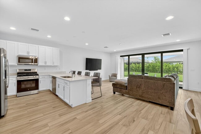 Building Photo - 12489 SW Emerald Estuary Ter