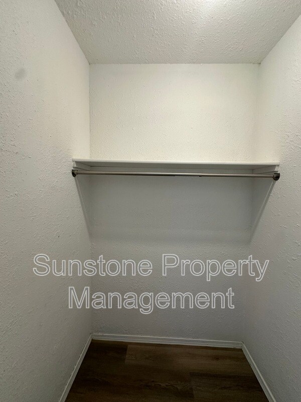 Building Photo - 12303 E 87th St N