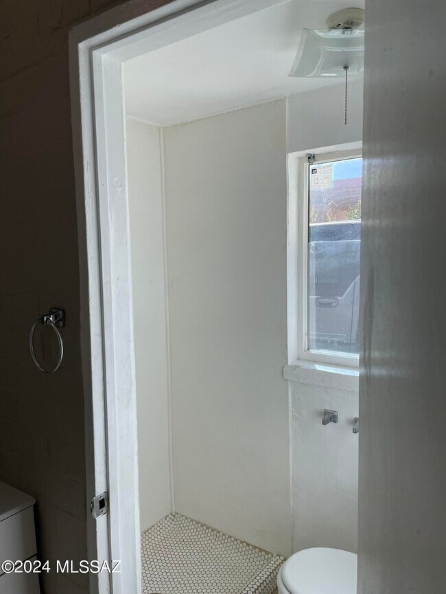 Building Photo - 2638 N Columbus Blvd