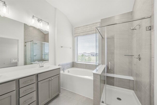 Building Photo - 21131 Medina River Dr