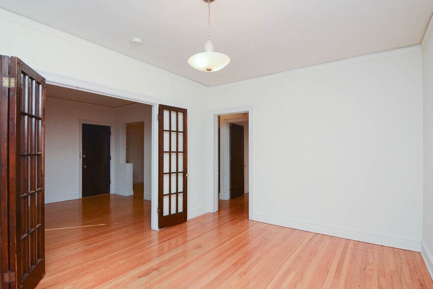 Building Photo - 1030 Dempster St