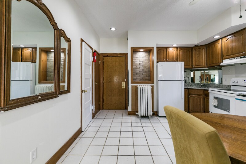 Building Photo - 1108 Madison St