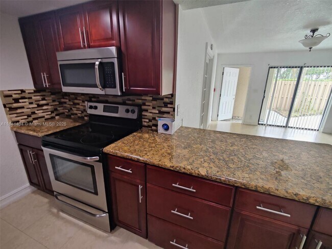Building Photo - 616 Executive Center Dr