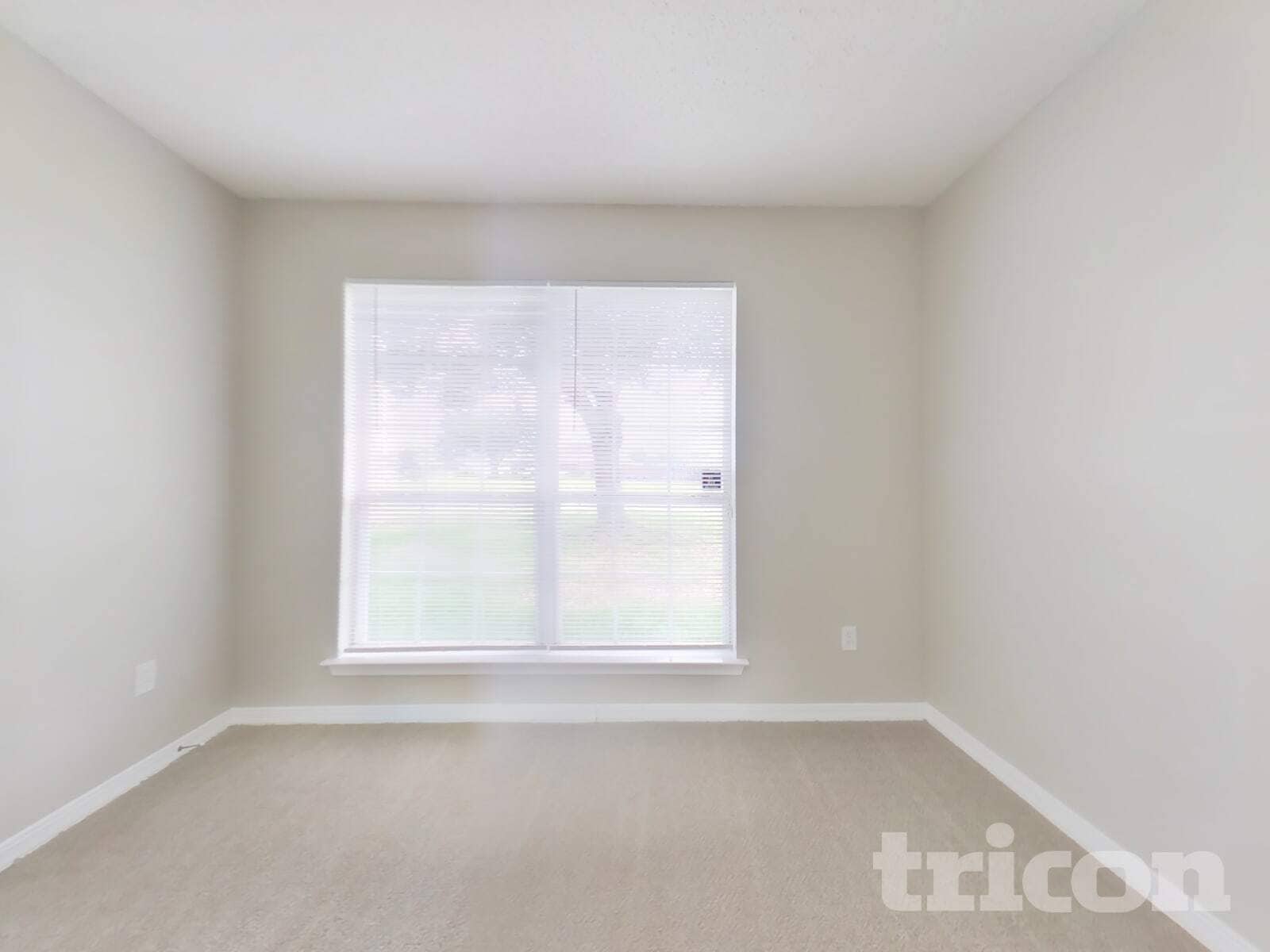 Building Photo - 2727 Fox Creek Dr E