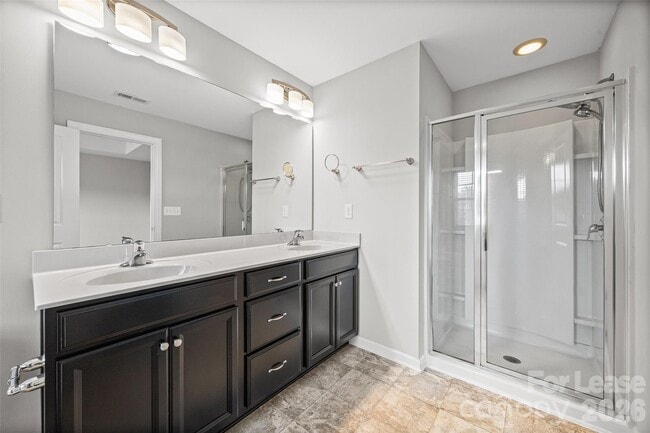 Building Photo - 827 Ayrshire Ave