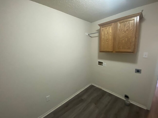 Building Photo - 6708 86th St