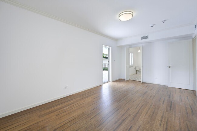 Building Photo - 336 Marlborough Pl