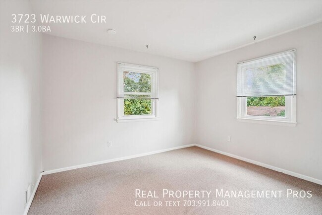 Building Photo - 3723 Warwick Cir