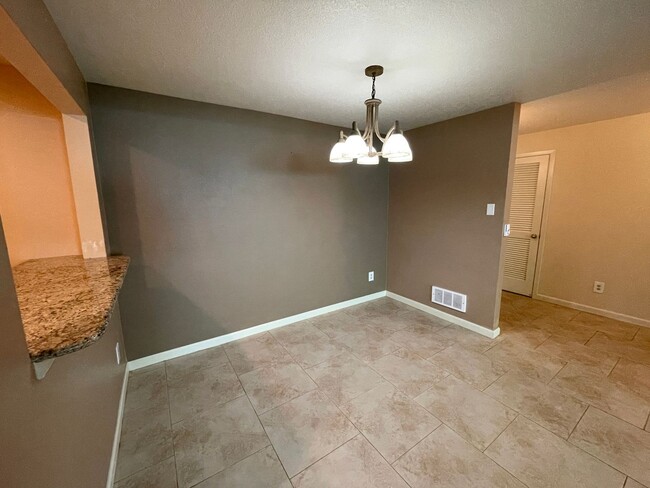 Building Photo - Comfortable Raleigh Park Plaza Condo with ...