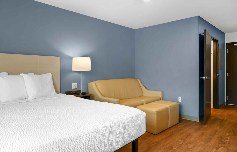 Building Photo - Furnished Studio-Charleston - North Charle...