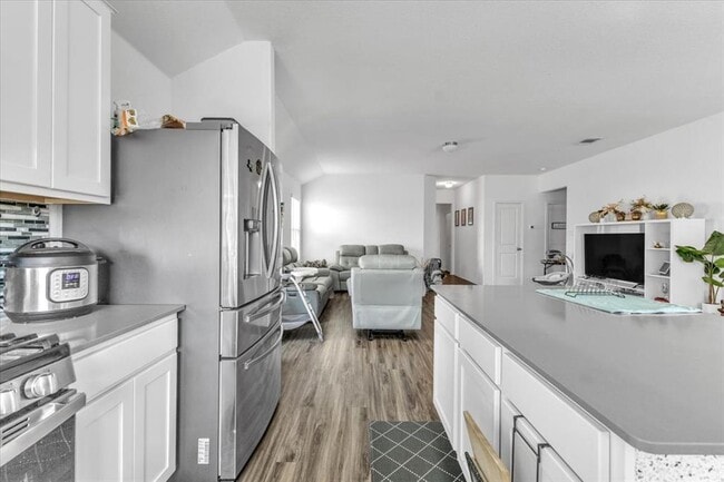 Building Photo - 6013 Amalea Ln